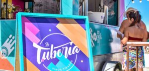Un wine truck llevará el vino tirado por el interior del país