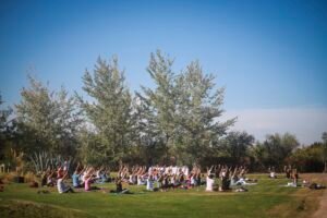 Yoga por los Caminos del Vino en Bodega Argentia