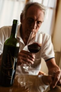¿Cómo es el vino del corredor Juan María Traverso y quién lo hace?