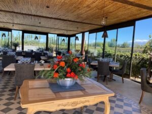 Abrió otro restaurante de lujo en bodega: 5 Suelos, Cocina de Finca