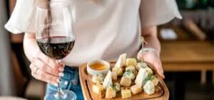 Vinos y quesos saben a besos: mirá lo que hacen Mastellone y la EAS