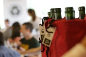 Enólogos argentinos eligen a ciegas sus vinos top ten en The Winemakers 2022