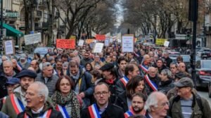 Destilar, la alternativa del Gobierno a la crisis del vino de Burdeos