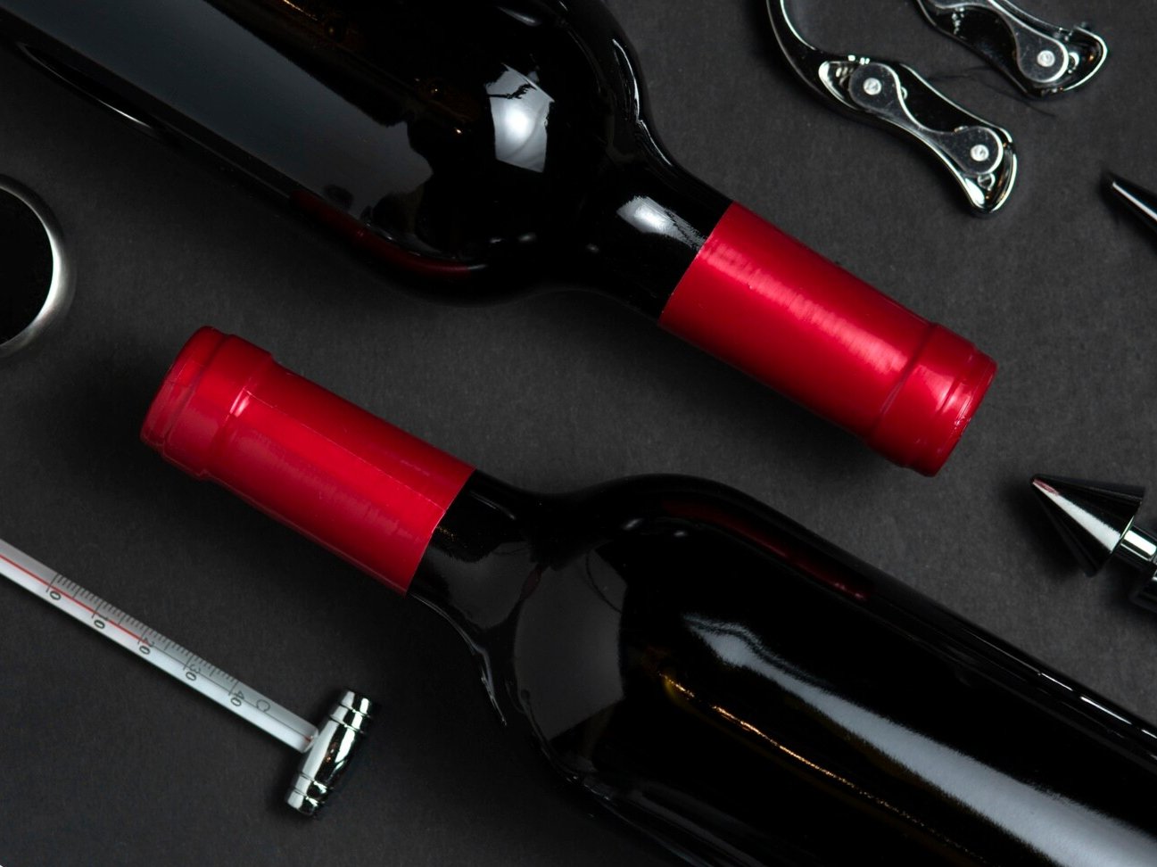 ¿Cuáles son y qué precio tienen los vinos argentinos que obtuvieron puntaje perfecto?