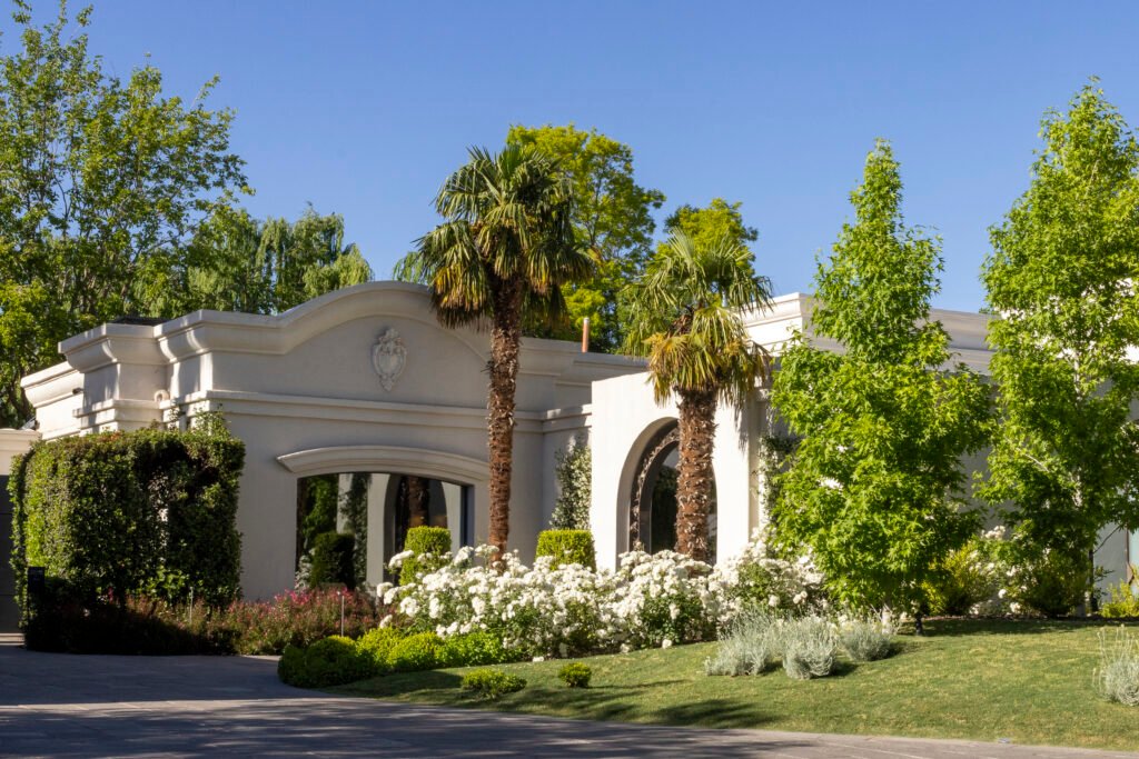 La familia Relais&Chateau da la bienvenida al hotel de la enóloga más famosa de Argentina