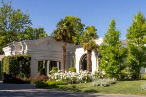 La familia Relais&Chateau da la bienvenida al hotel de la enóloga más famosa de Argentina