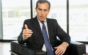 Llega a Maipú “Autores por los Caminos del Vino” con Hugo Alconada Mon