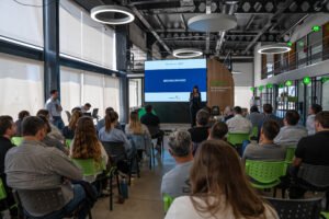 Vinventions y Durox suman valor a la industria del vino: capacitan a 50 enólogos en gestión del oxígeno