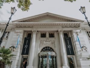Narda Lepes y Alejandro Vigil entre los famosos que celebrarán el 25 aniversario de Park Hyatt en junio